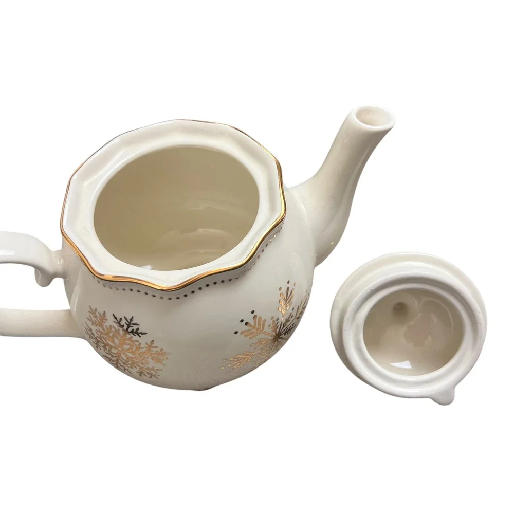 Cracker Barrel Season of Glory White Gold Snowflake Ceramic Teapot‎ Holiday